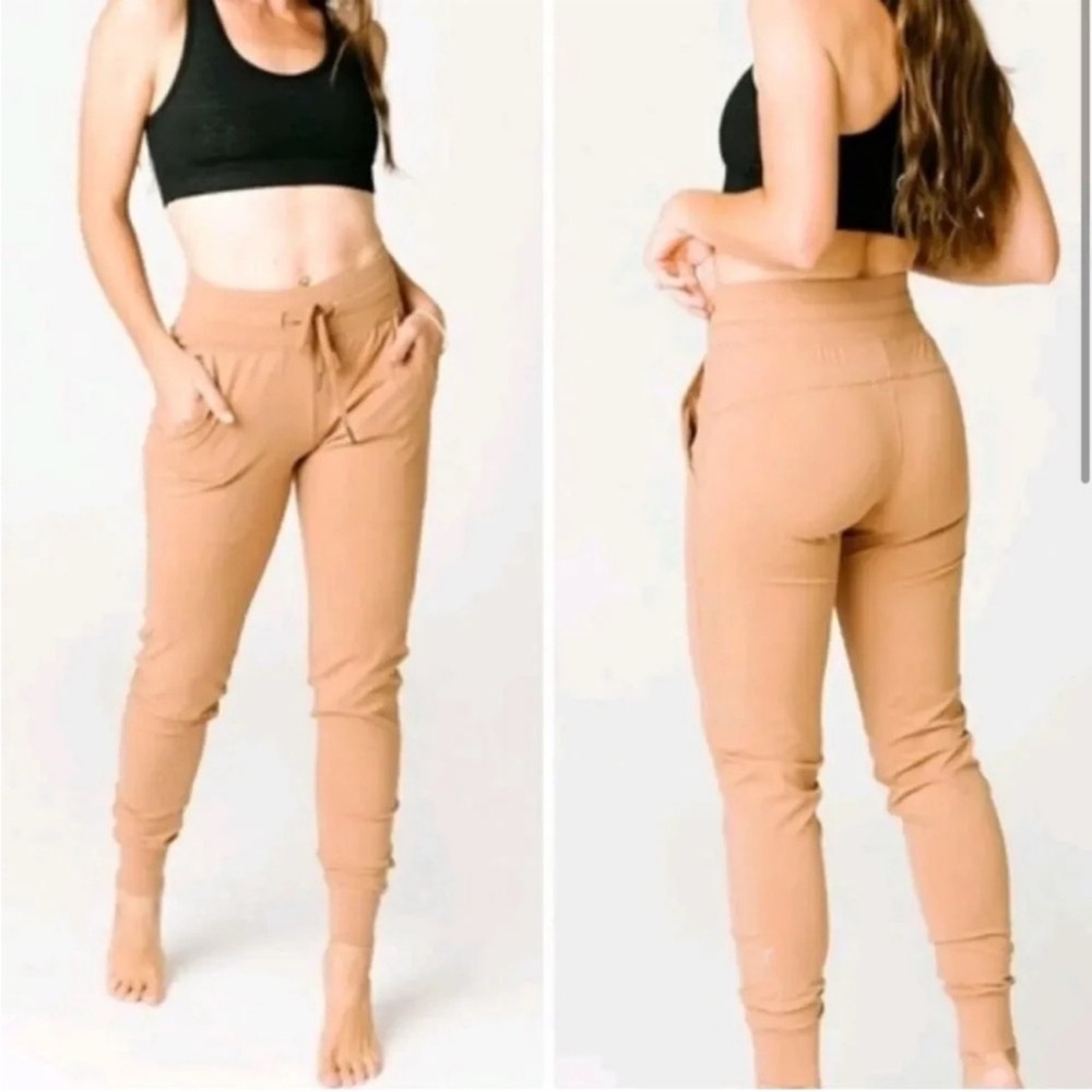 Zyia Tan Ascend Joggers size medium